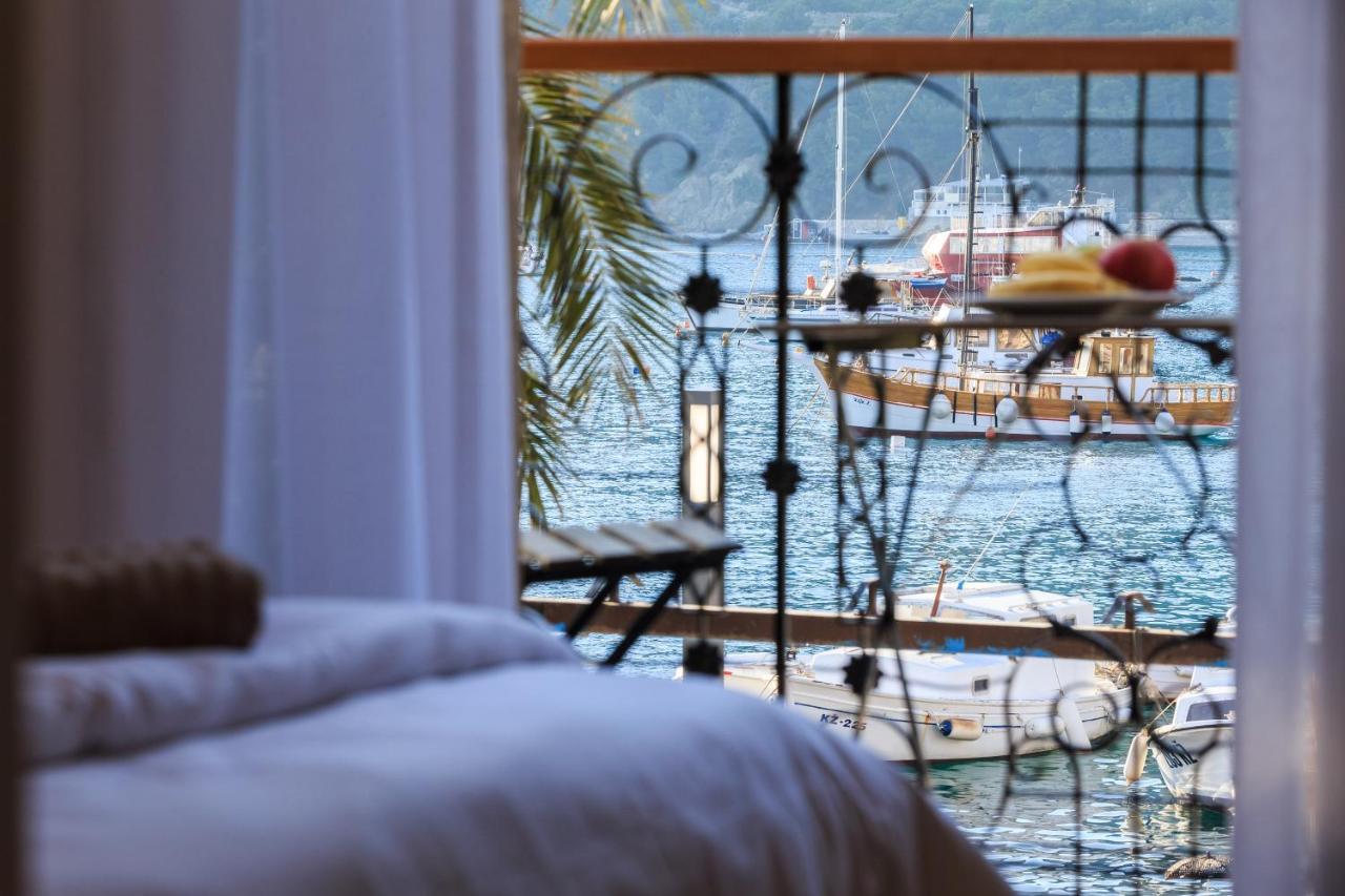 Seafront Rooms Koluna Komiža Kültér fotó