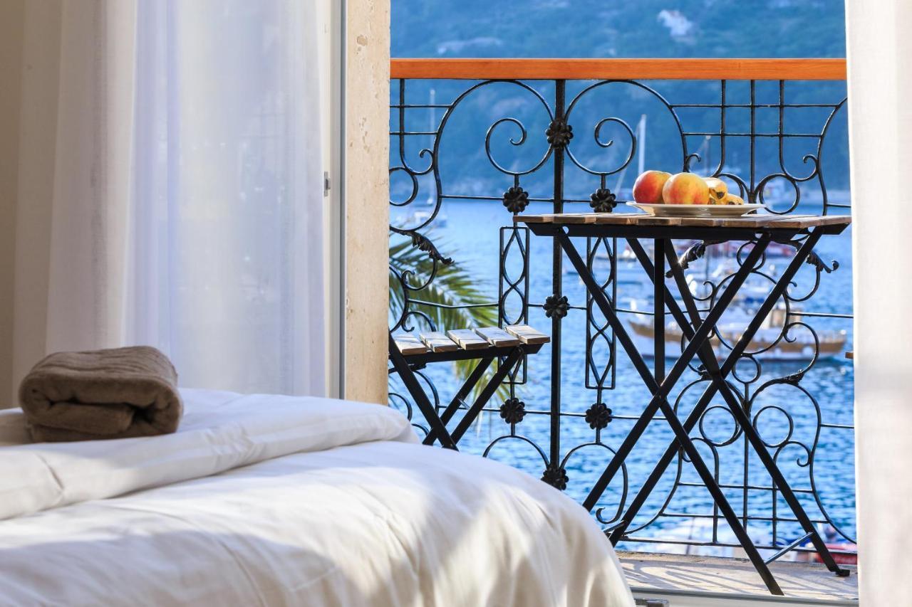 Seafront Rooms Koluna Komiža Kültér fotó