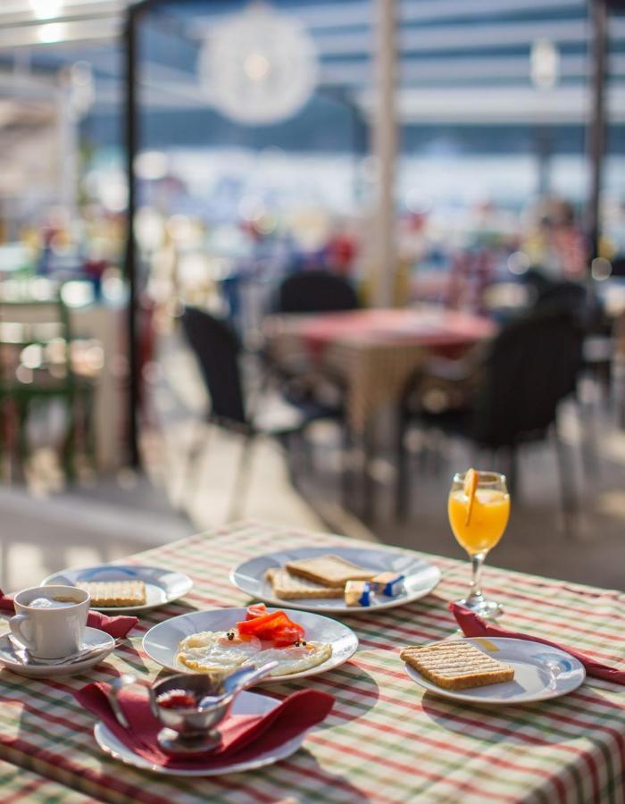 Seafront Rooms Koluna Komiža Kültér fotó